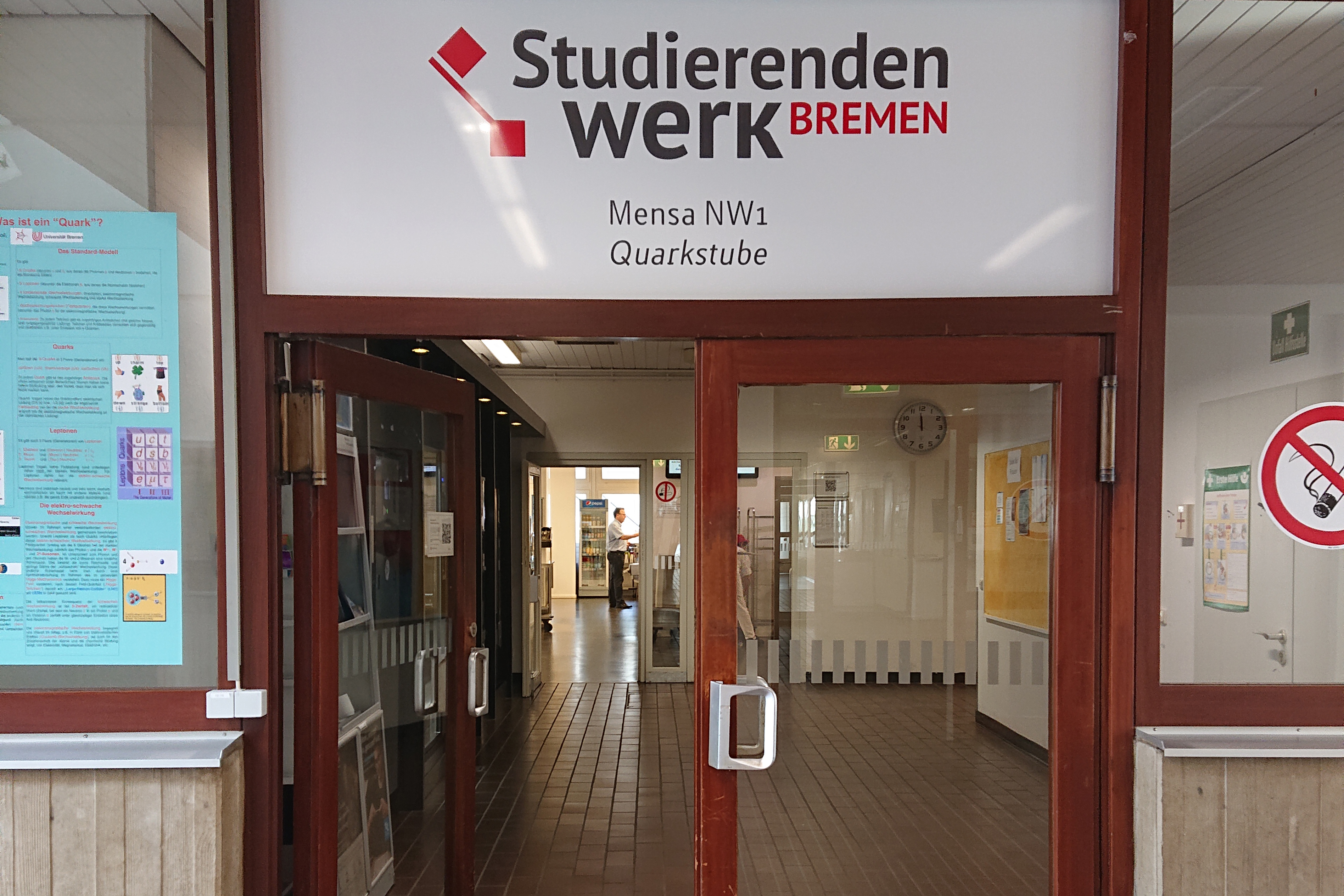 Eingangstüren zur Mensa NW1